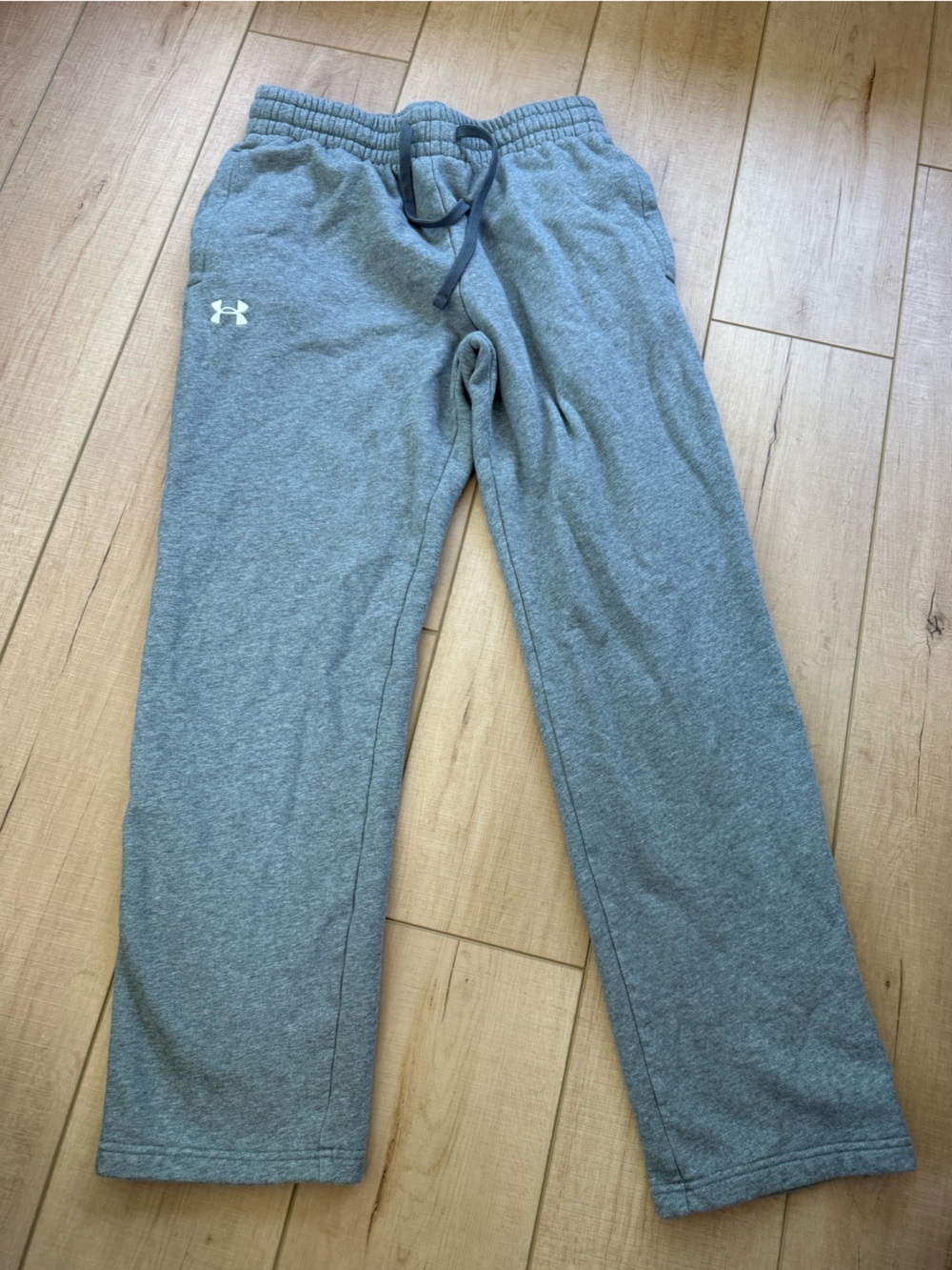 Under Armour Gray Fleece-Lined Sweatpants with Elastic Waist